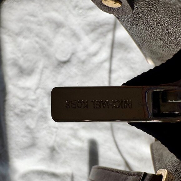 Michael Kors Logo Cream & Brown Canvas & Leather Tote Bag With Detachable Strap - Picture 12 of 16